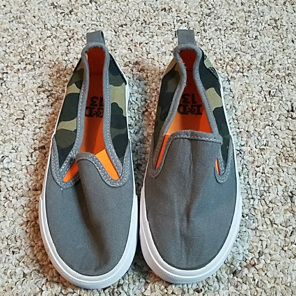 Boys shoes